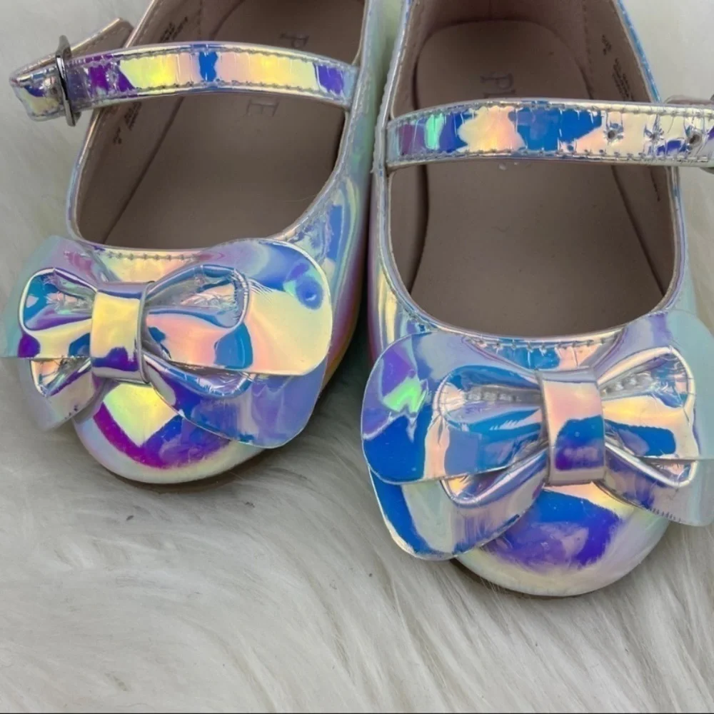 CHILDREN PLACE SILVER FLATS SHOES SIZE 6 TODDLER